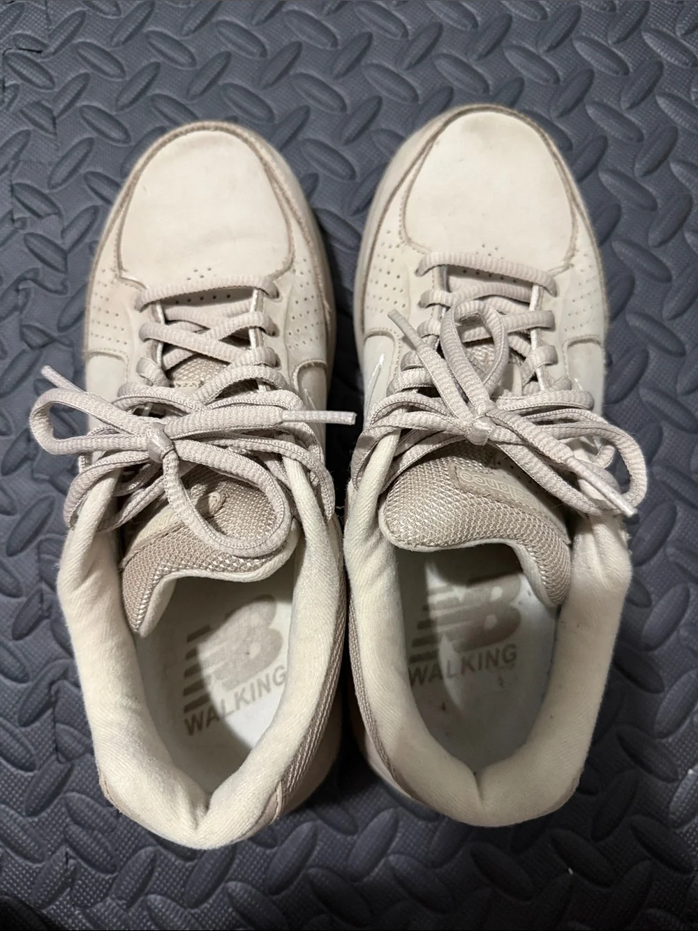 New Balance Womens 928 Walking Shoes Tan Suede Leather Comfort Sneakers Size 8